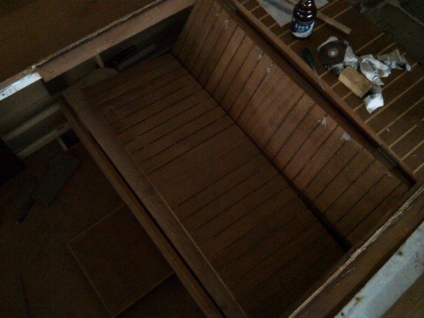 IMG00156-20100903-0405.jpg (533.58 KiB) Viewed 471582 times The hatches are here retracted creating the bench for the back.