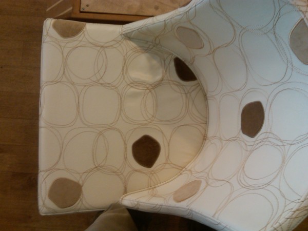 IMG00218-20110715-1306.jpg (467.37 KiB) Viewed 470714 times Indeed! It requires a narrow gear to take place in one of those!